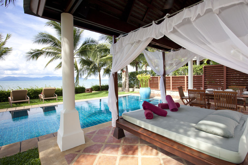 Luxury Thai style villa directly on Maenam beach
