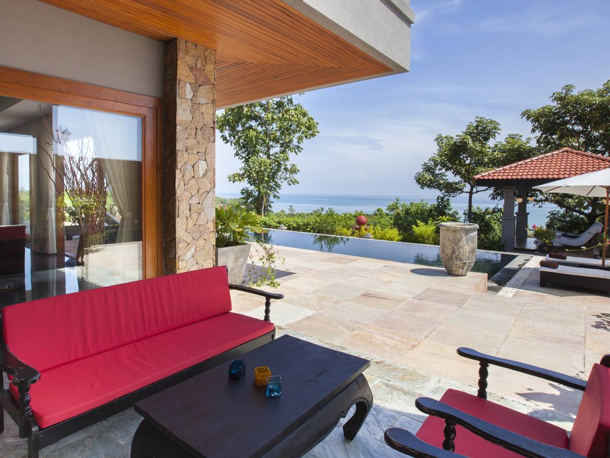 Luxury Villa For Sale in Exclusive Samui Summit Estate