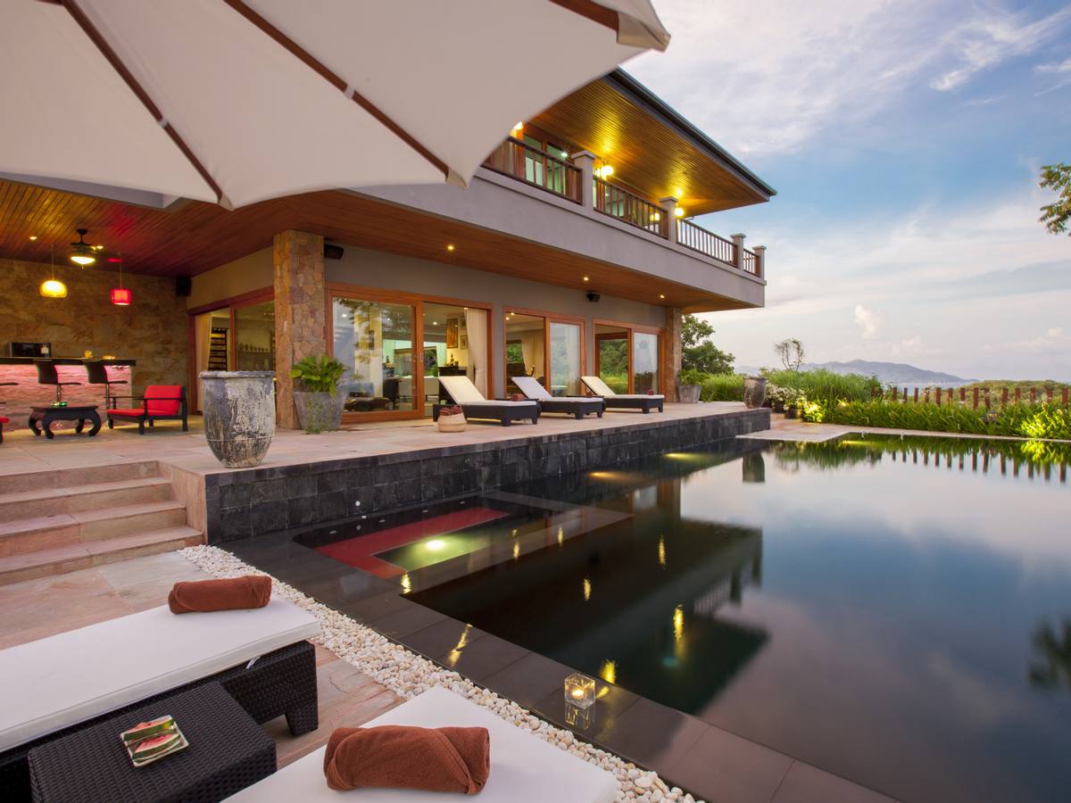 Luxury Villa For Sale in Exclusive Samui Summit Estate