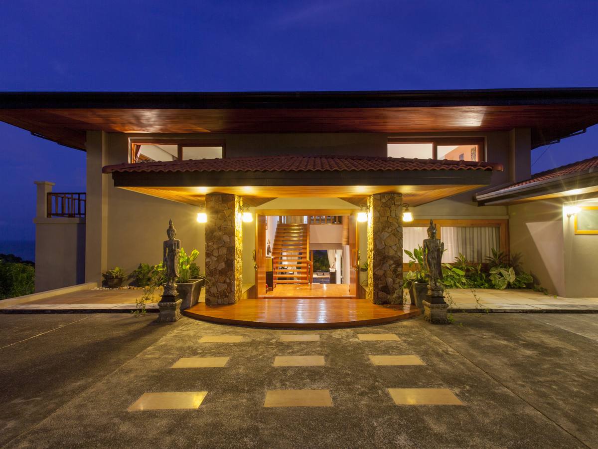 Luxury Villa For Sale in Exclusive Samui Summit Estate