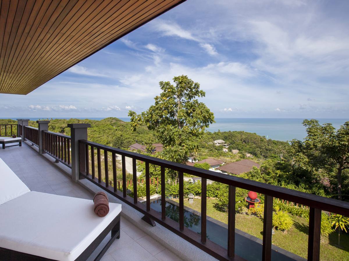 Luxury Villa For Sale in Exclusive Samui Summit Estate