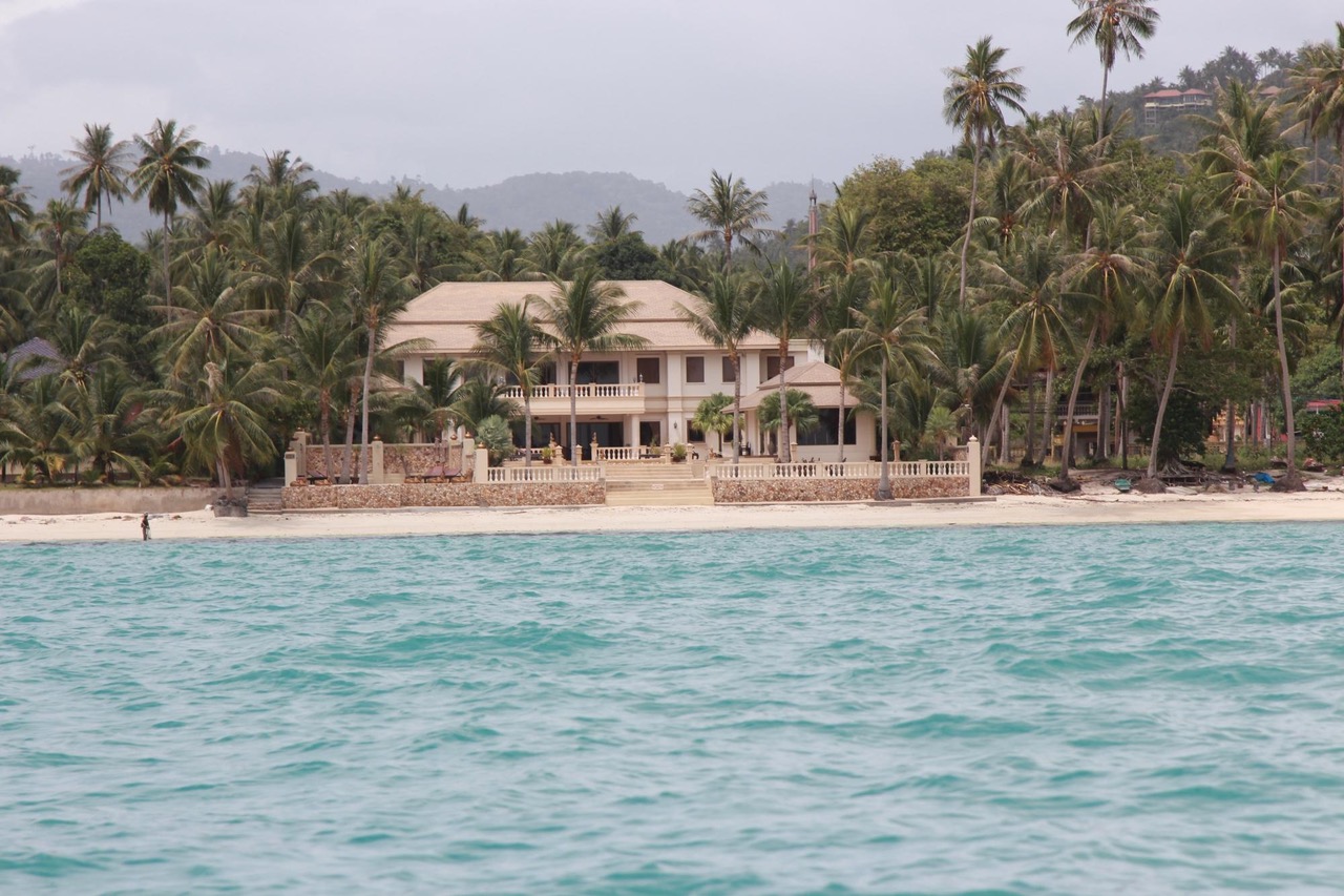 Luxury Beach Mansion 